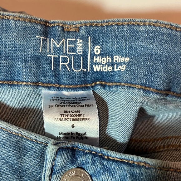 Time and Tru High rise Wide leg Light Blue Jeans - Picture 3 of 9